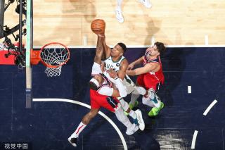 接近中度或 接近中度或